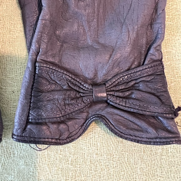 Dark gray vintage Leather Gloves. Size 6.5 - Picture 2 of 7